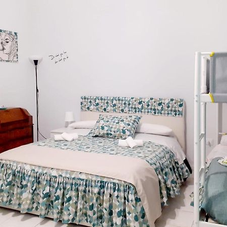 Dory'S Room Camera Nel Cuore Di Napoli Nápoles Exterior foto