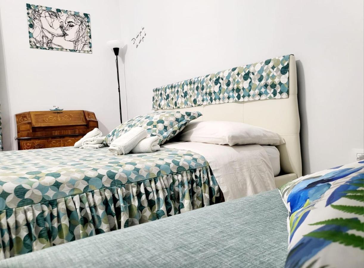Dory'S Room Camera Nel Cuore Di Napoli Nápoles Exterior foto