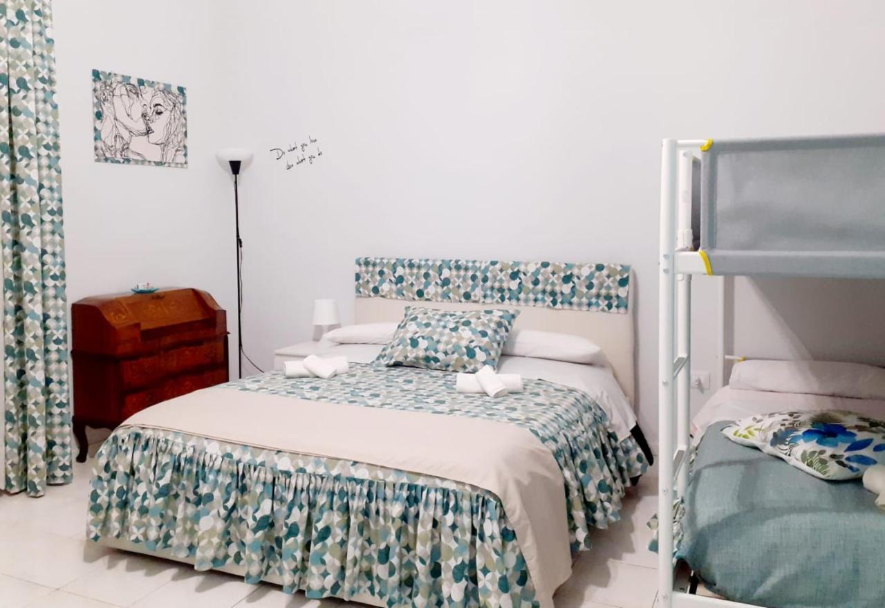 Dory'S Room Camera Nel Cuore Di Napoli Nápoles Exterior foto
